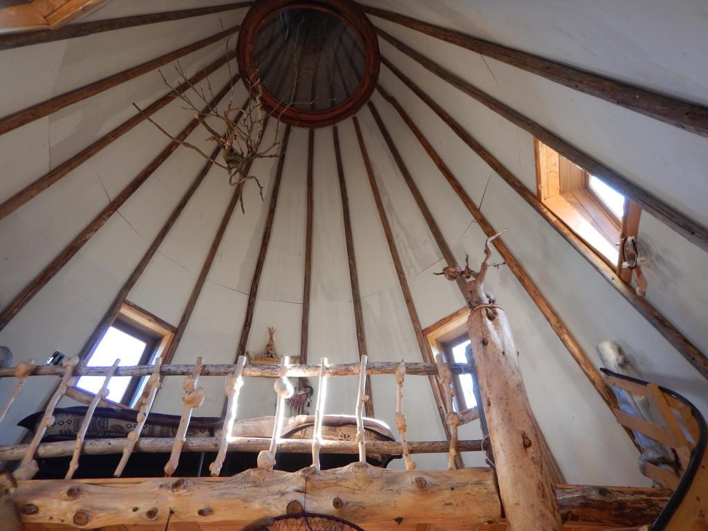 Aux Tipis De La Riviere Sauvage Saint Romain