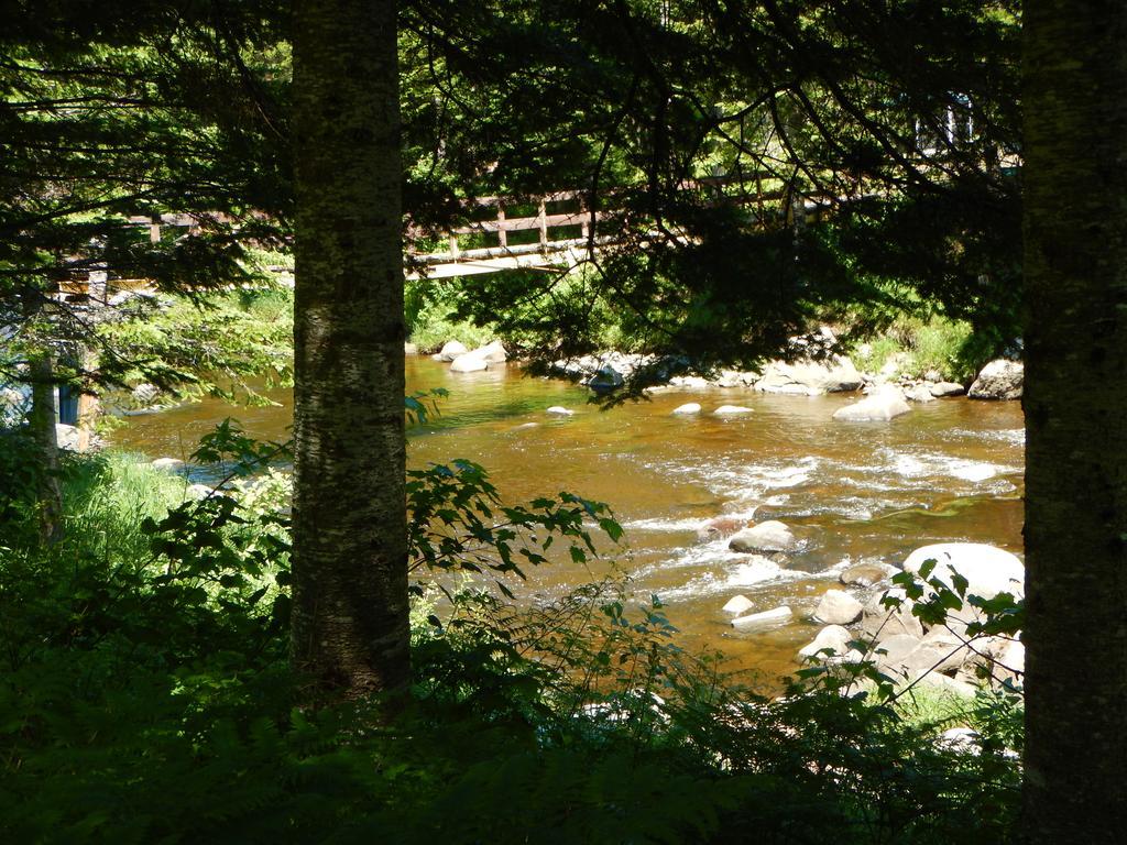 Aux Tipis De La Riviere Sauvage