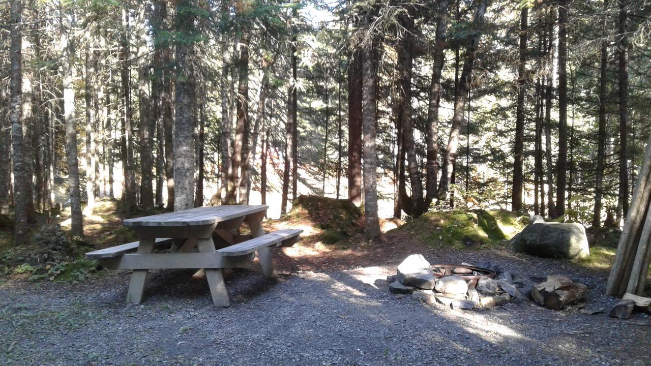 Chalet Aux Tipis De La Riviere Sauvage