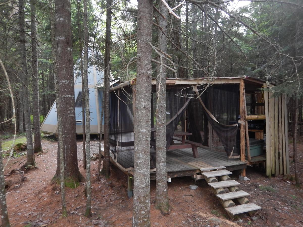 Aux Tipis De La Riviere Sauvage * Saint Romain