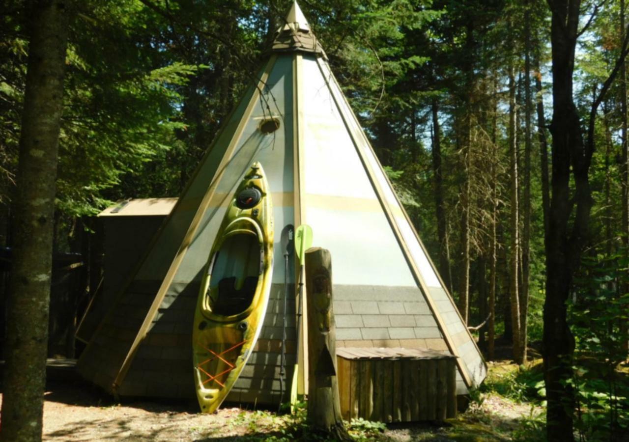 Aux Tipis De La Riviere Sauvage Saint Romain