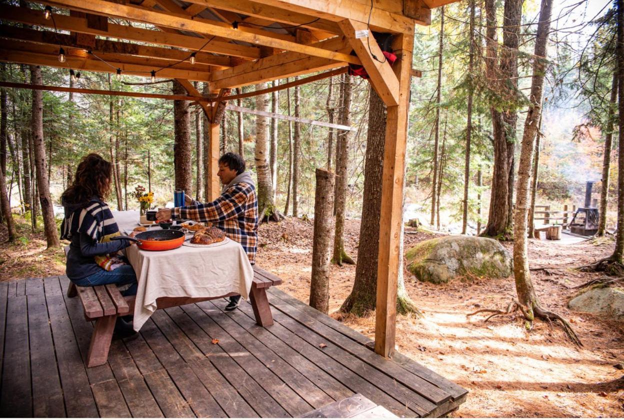 Chalet Aux Tipis De La Rivière Sauvage