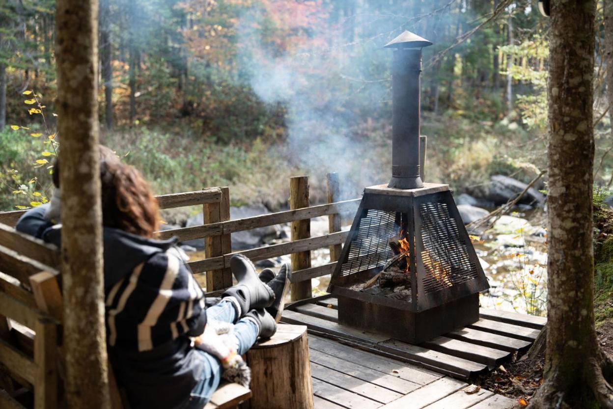 Aux Tipis De La Rivière Sauvage Chalet