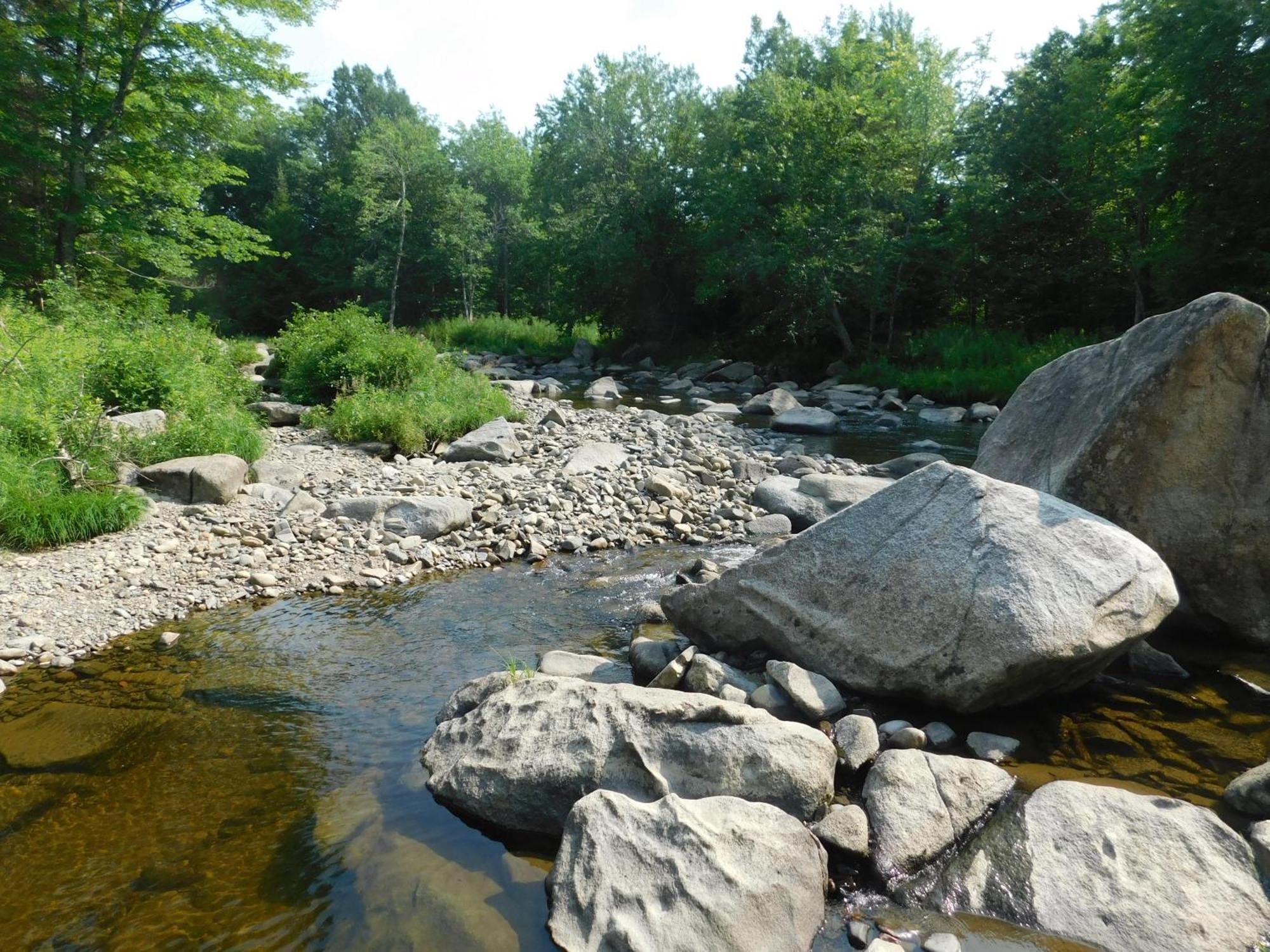 Aux Tipis De La Rivière Sauvage Saint Romain
