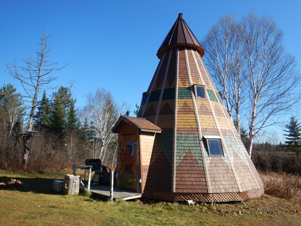 Aux Tipis De La Rivière Sauvage * Saint Romain